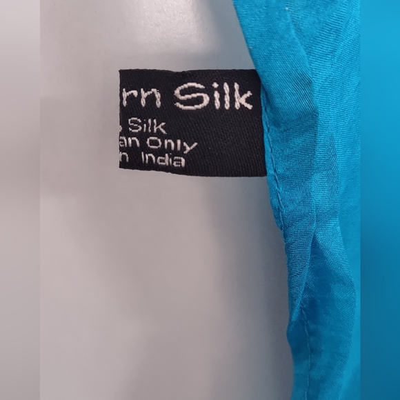 Vintage Eastern Silk Sarong 45 Inch By 64 In New In Box Abalone Buckle  Gift? - Picture 3 of 10